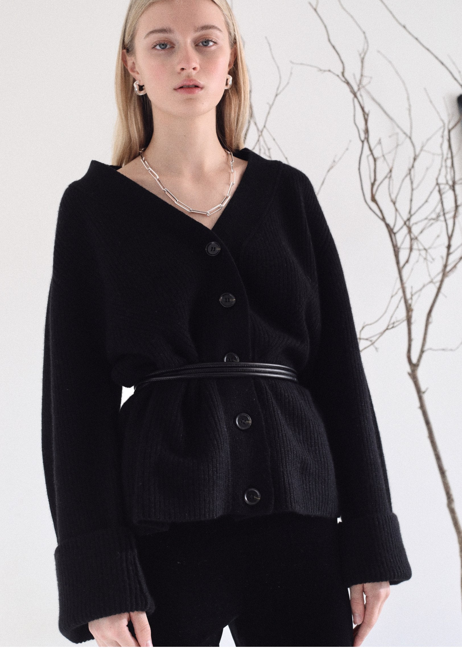Dave Cashmere Cardigan in Black