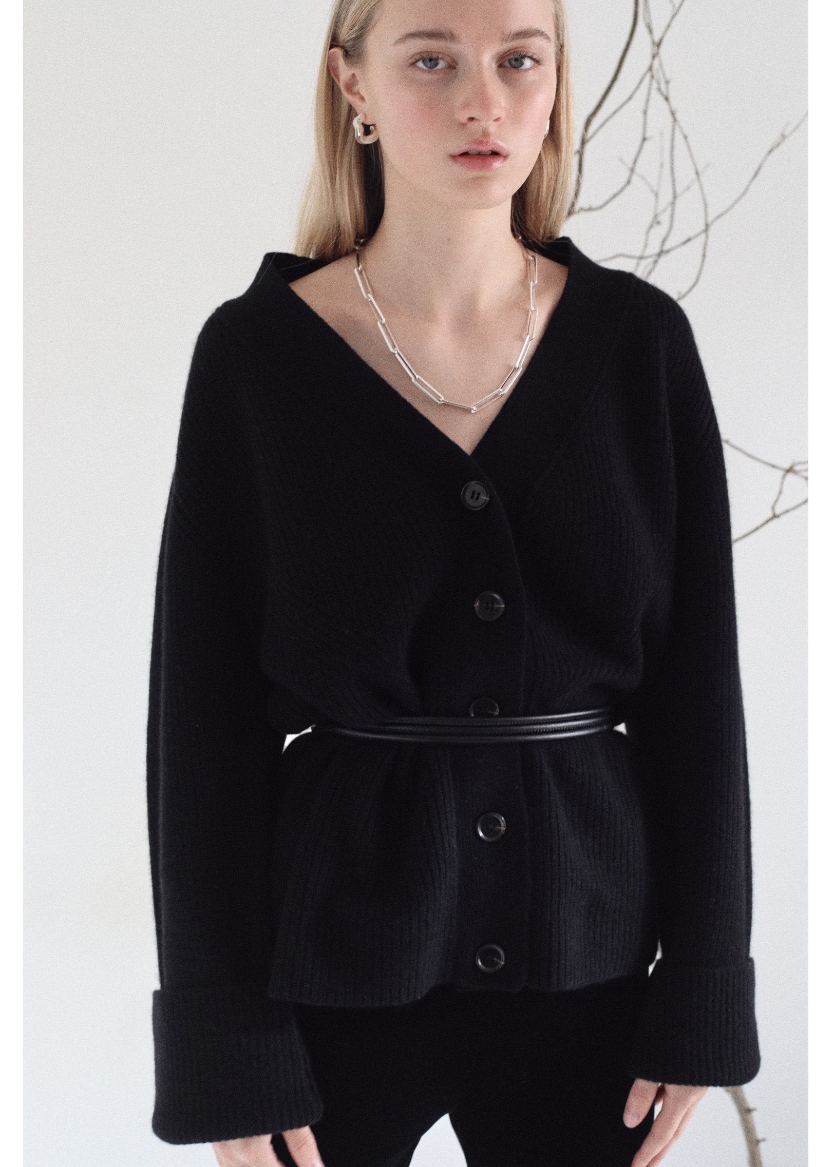 Dave Cashmere Cardigan in Black