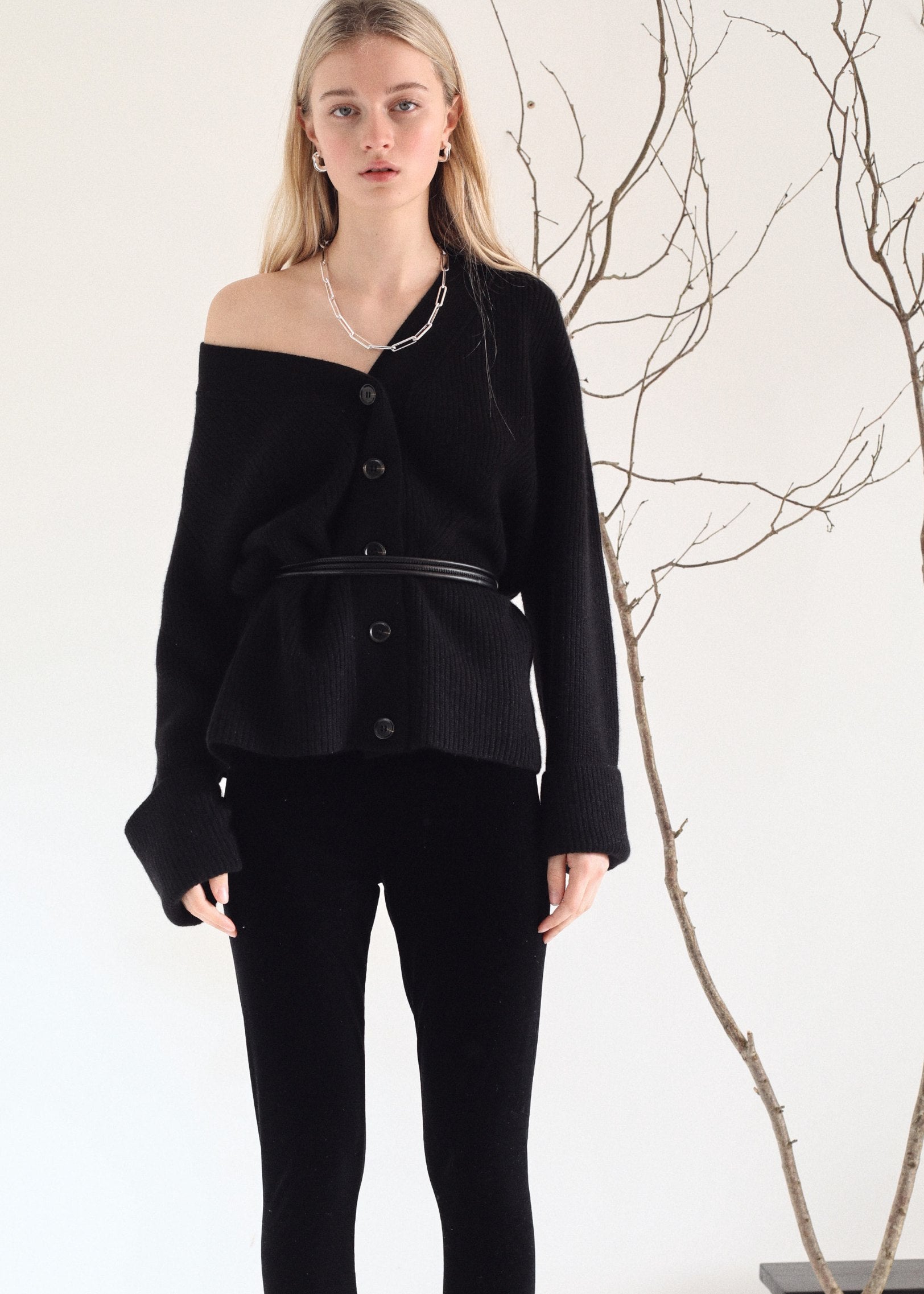 Dave Cashmere Cardigan in Black