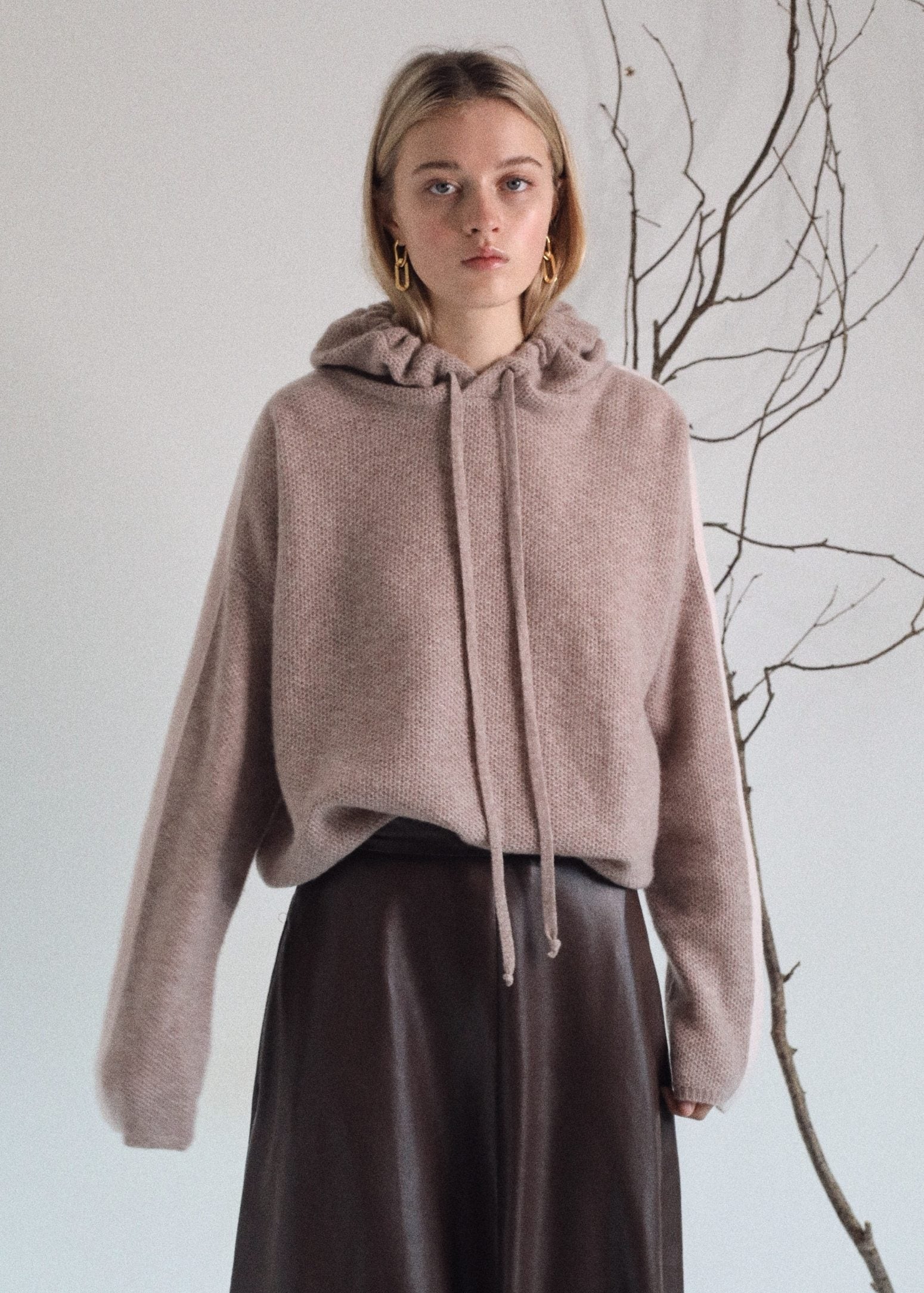 Mary Cashmere Hoodie in Feather / Lunar