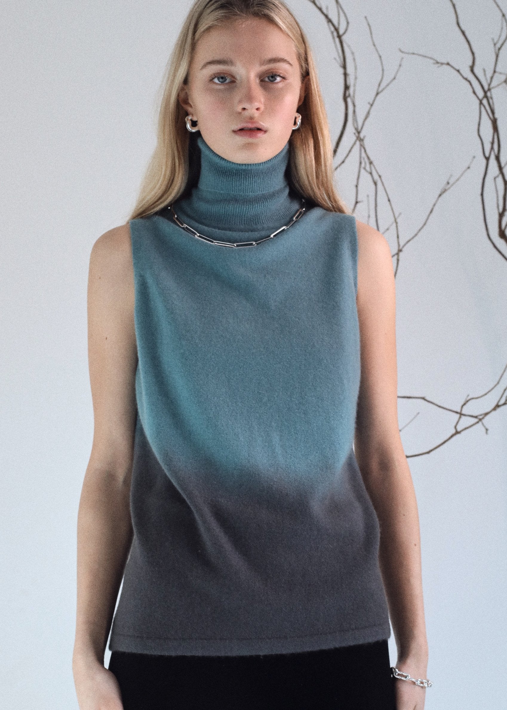Raven Cashmere Turtleneck in Myrtle / Umber Ombre