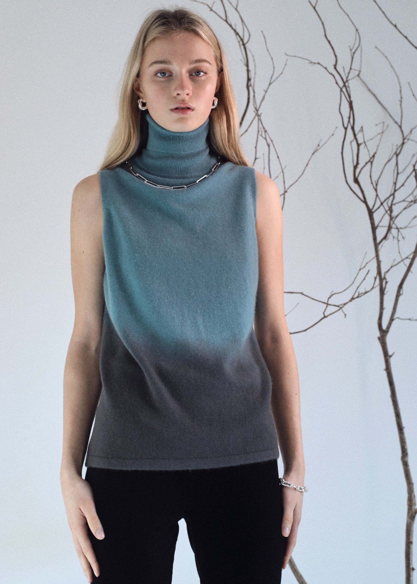 Raven Cashmere Turtleneck in Myrtle / Umber Ombre