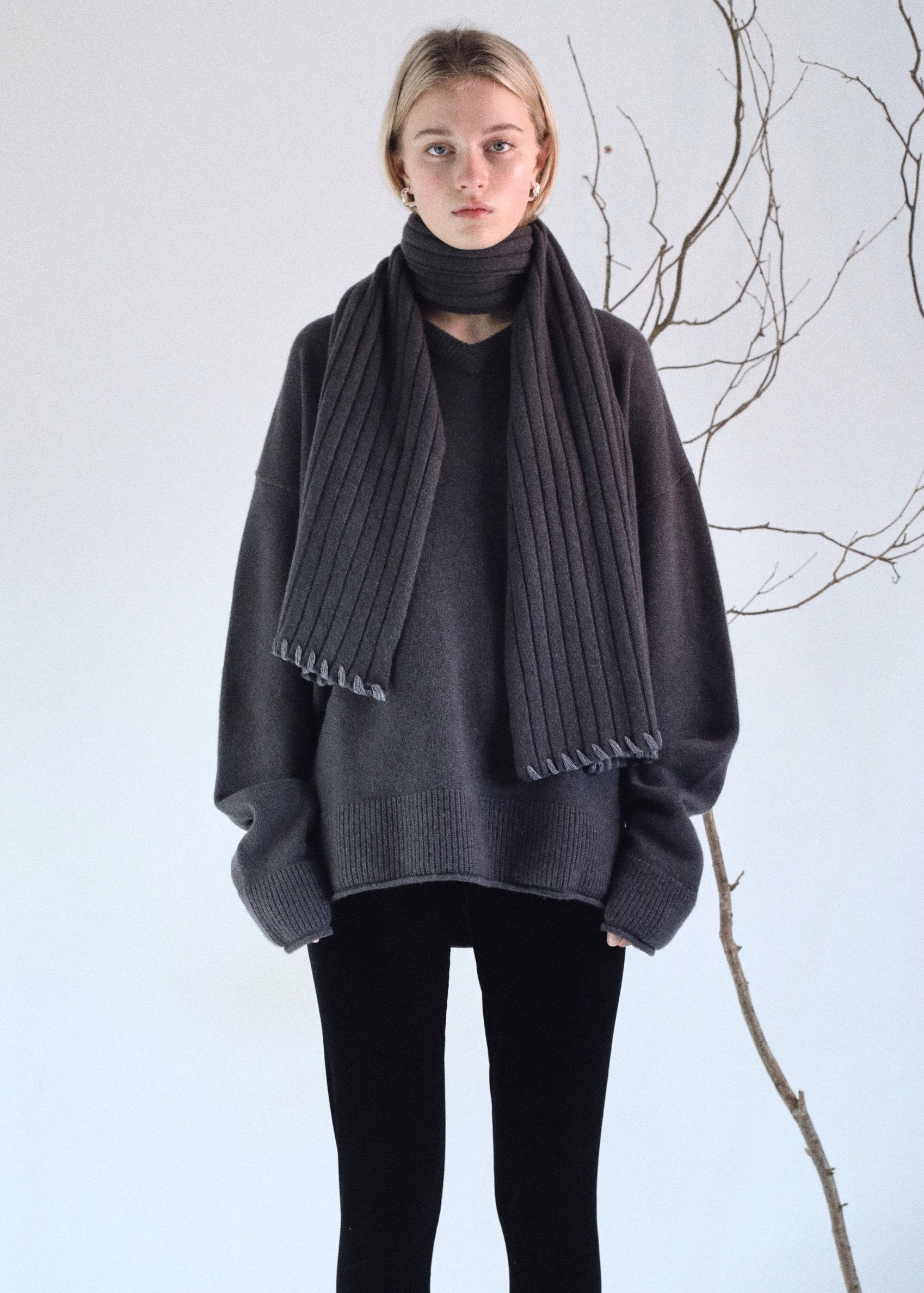 Evan Cashmere Scarf in Umber / Smog