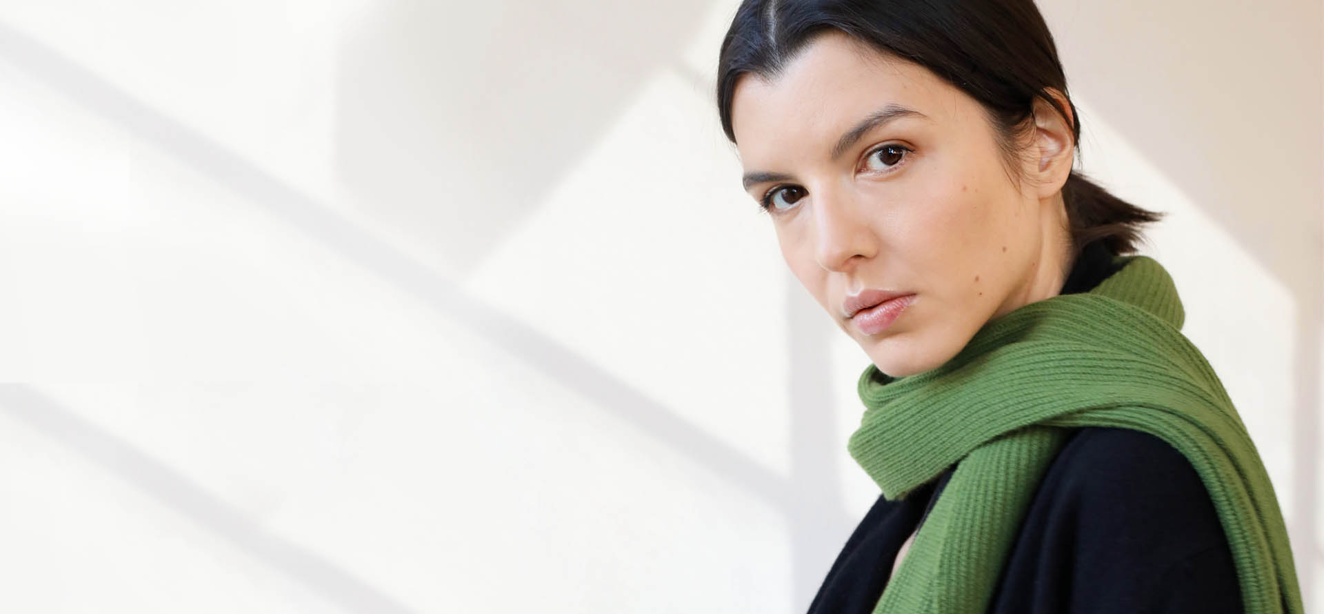 Green cashmere scarf