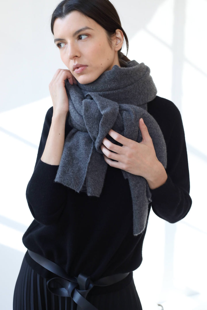 Grey cashmere oversized scarf