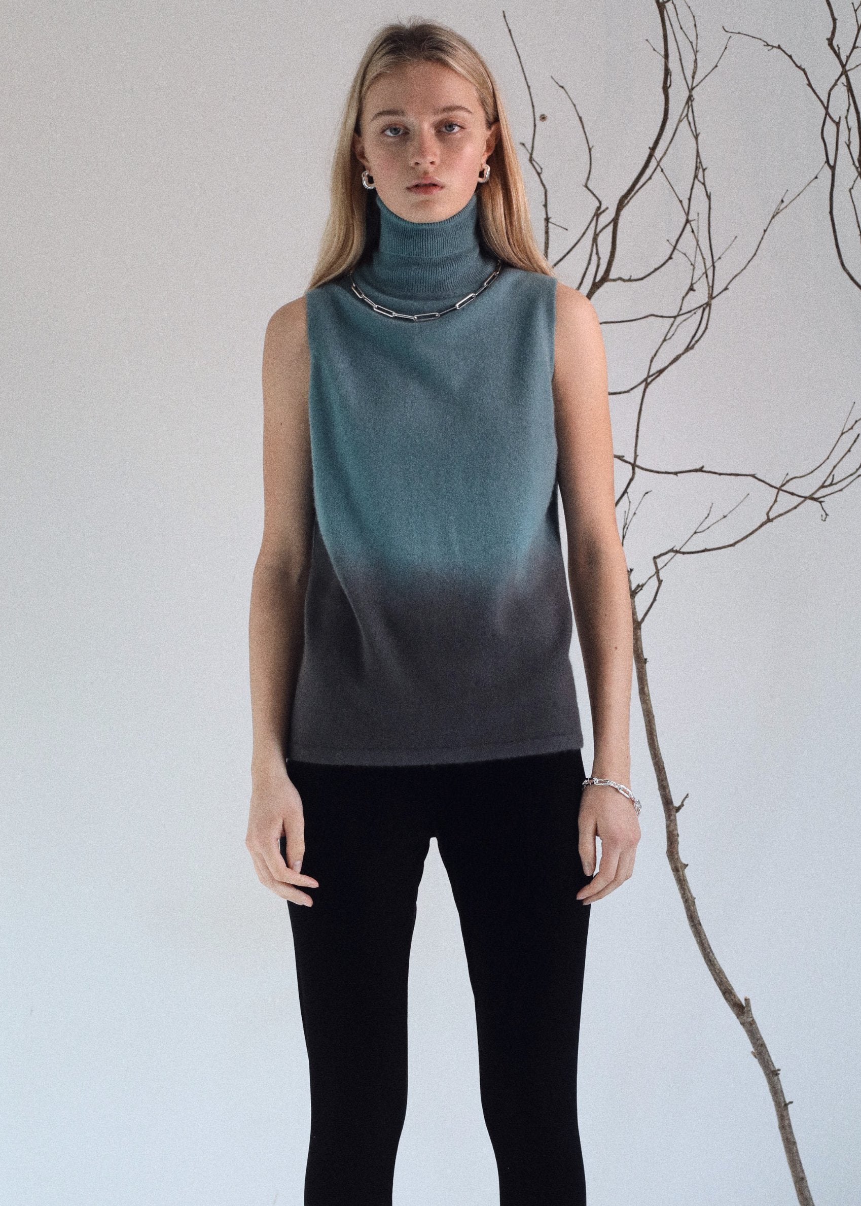 Raven Cashmere Turtleneck in Myrtle / Umber Ombre