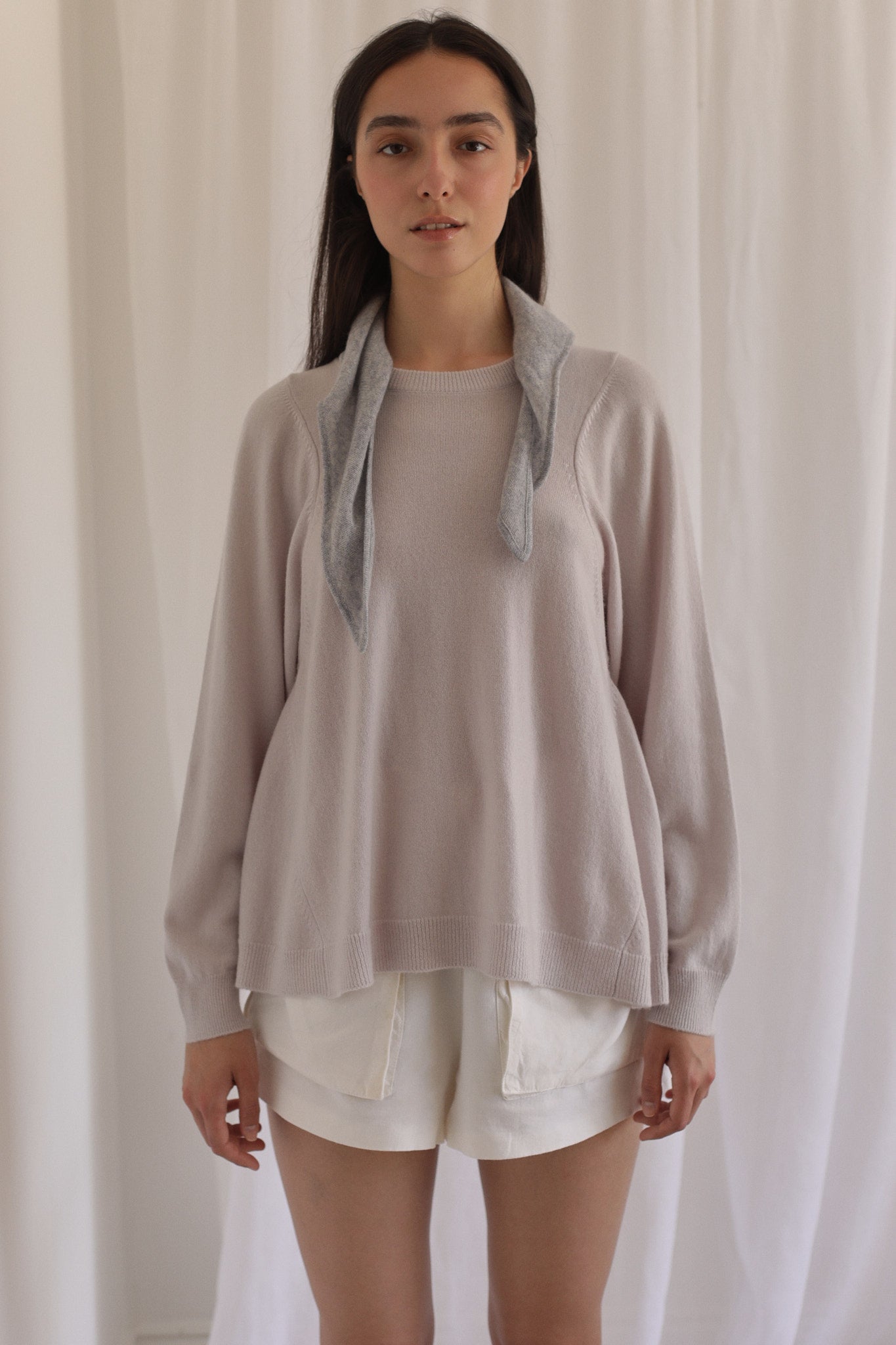 AMIRA | Cashmere sweater in Salt