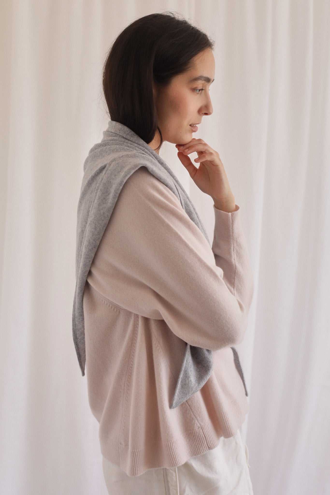 EVAN | Cashmere Triangle Scarf in Cineral