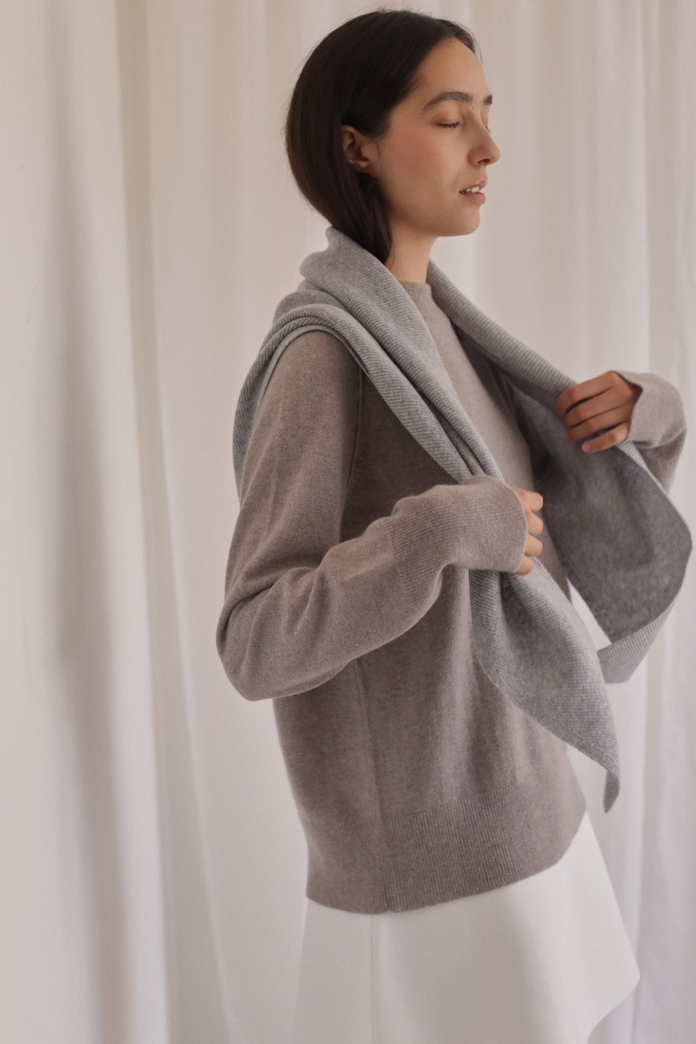 BRIDGE | Cashmere Triangle Scarf in Cineral
