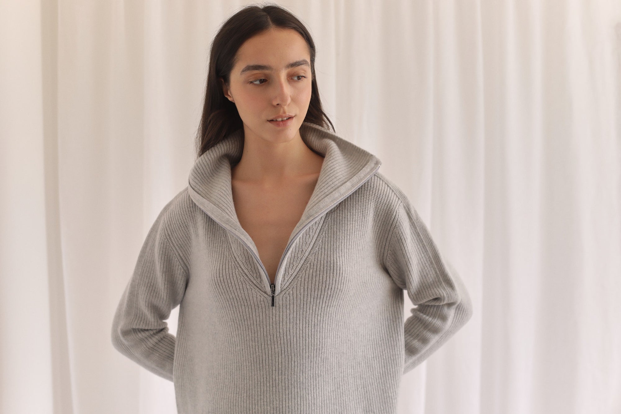 JEN | Cashmere Sweater in Hoary