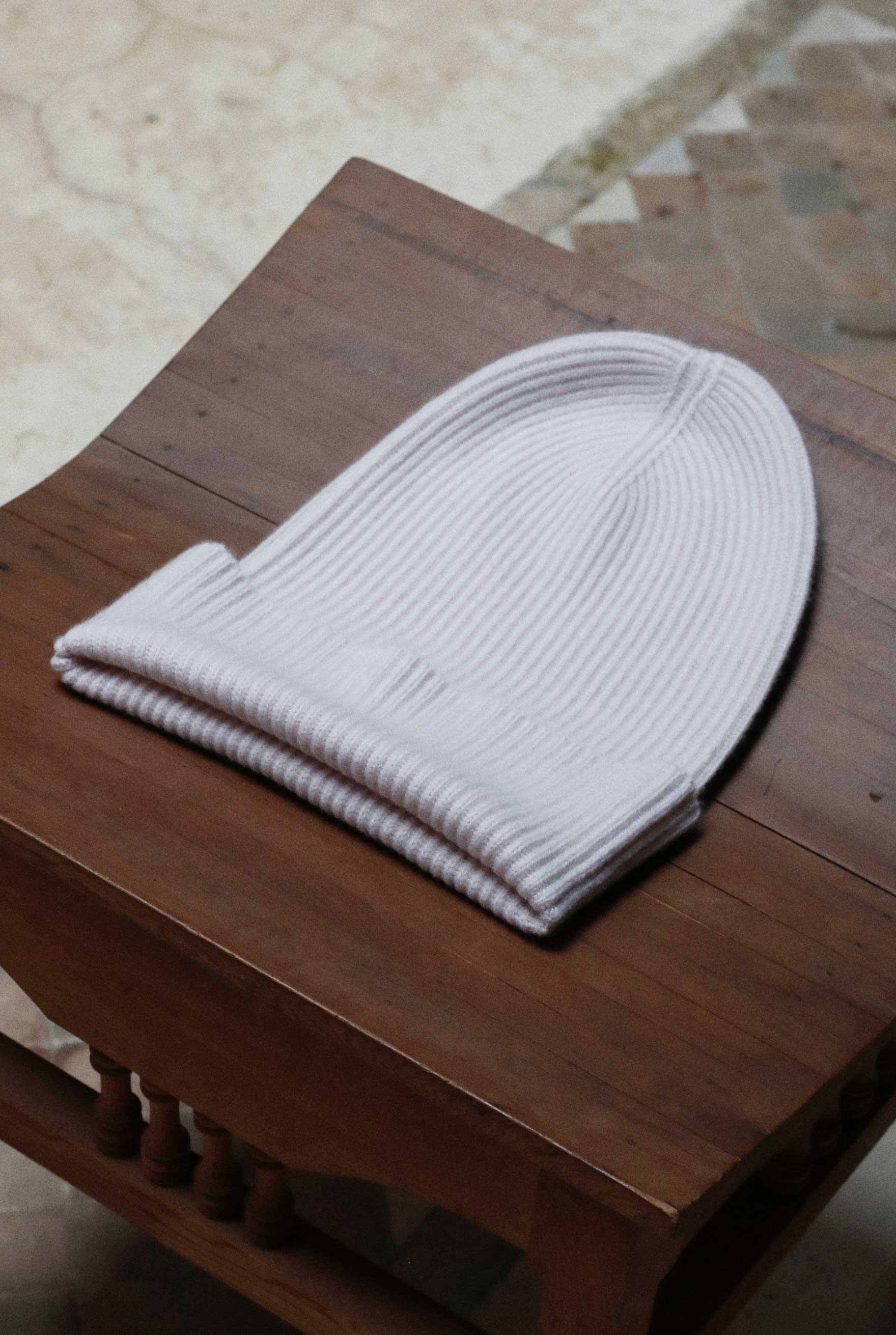 guy cashmere hat from ireland. sustainable cashmere hat. Unisex cashmere hat. cashmere gifts. 