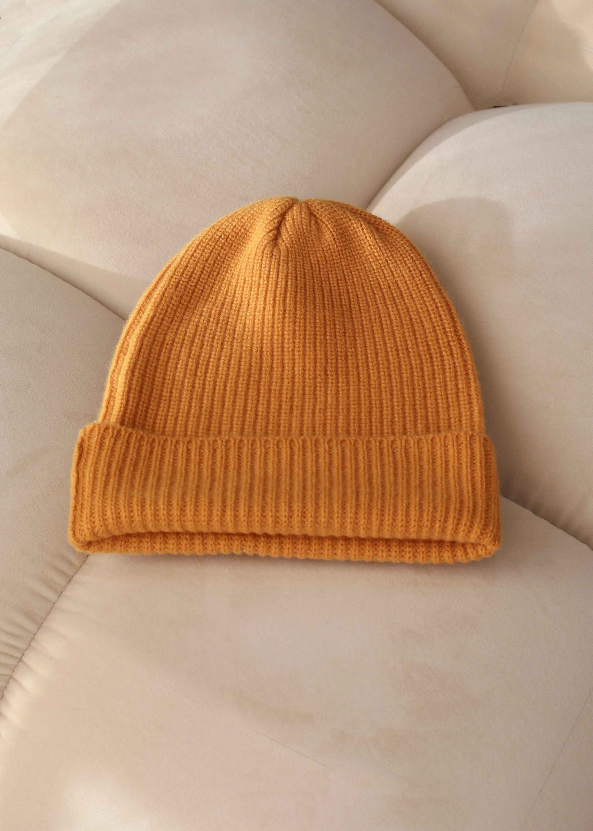 cashmere hat. cashmere beanie. cashmere accessories. 